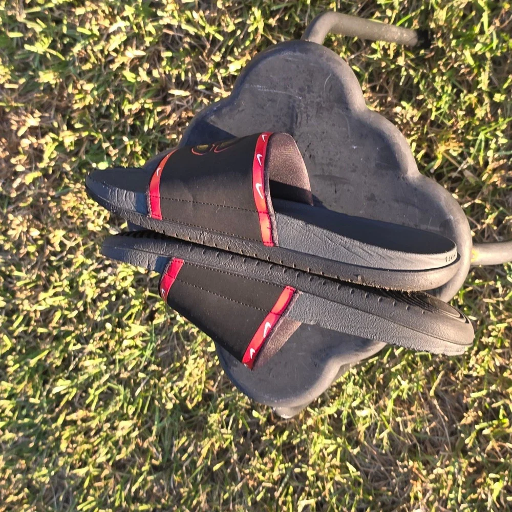 Nike Offcourt MLB Cincinnati Reds Slides Mens Black Red Revive Foam Sandals